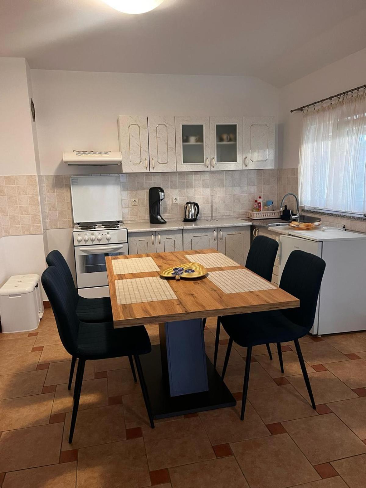 Apartments Jadranka Malinska Eksteriør bilde